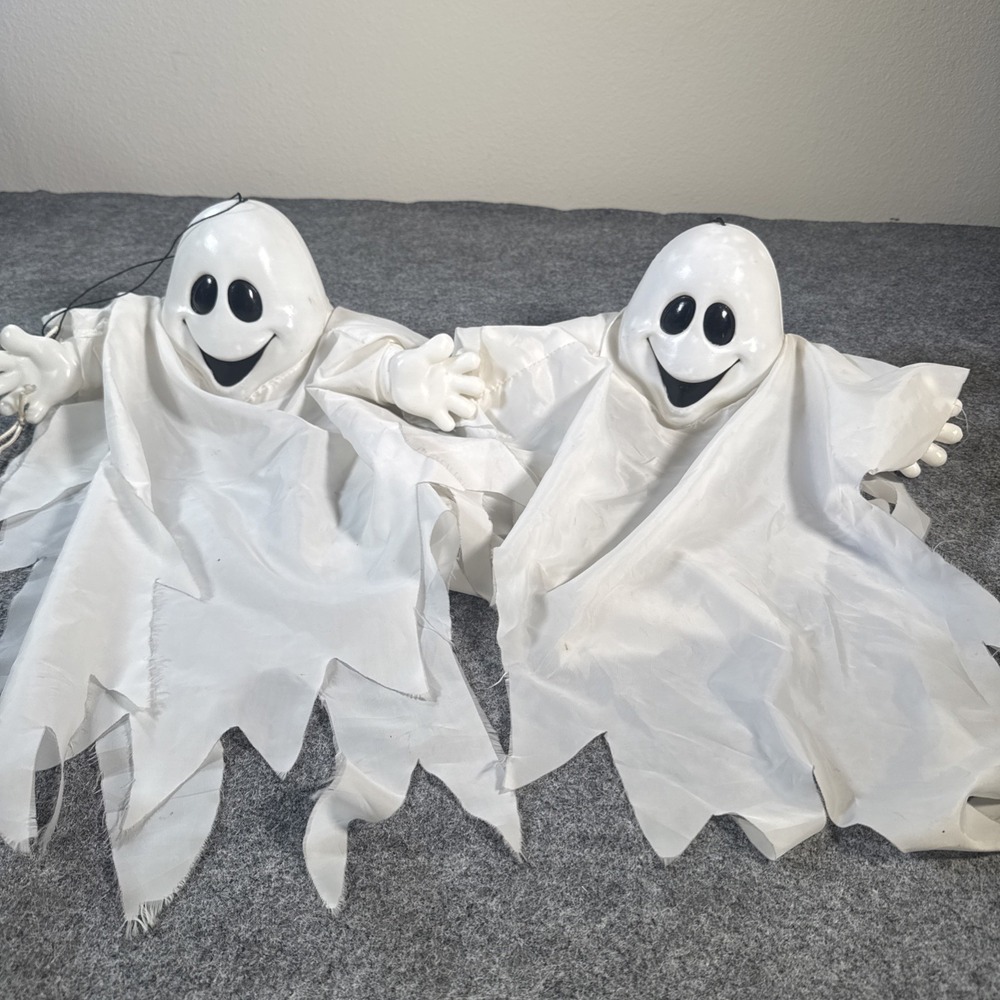 Vintage Blow Mold Gemmy Eerie Shaking Ghost Halloween Animated Decoration